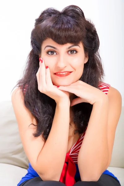 Sorridente vintage ragazza — Foto Stock